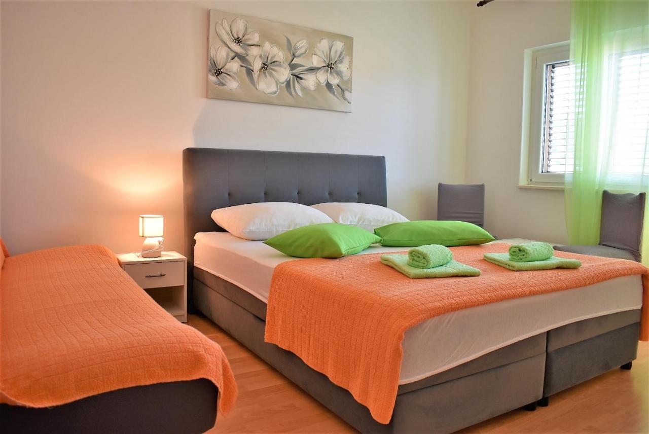 Rooms In Family House Vera Mundanije 외부 사진